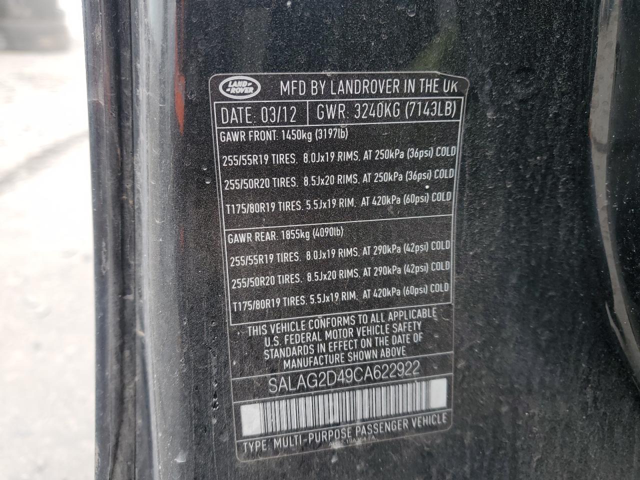 2012 Land Rover LR4 - Image 15