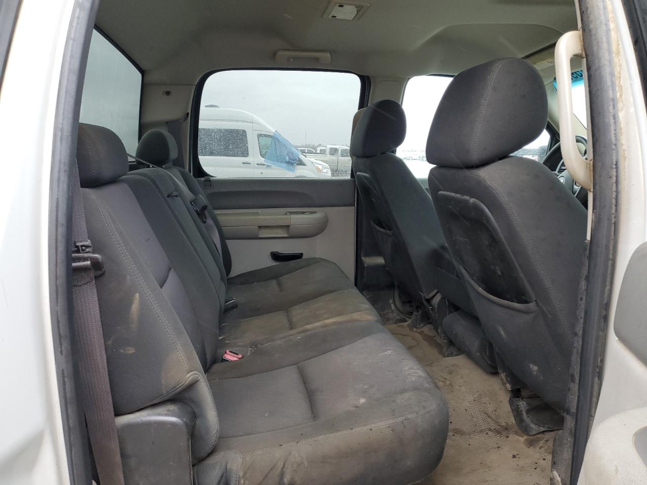 2013 Chevrolet Silverado - Image 10