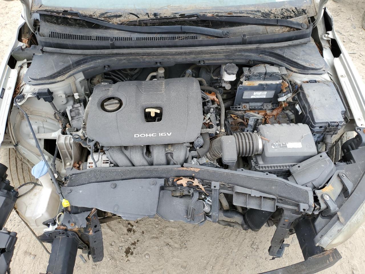 2017 Hyundai Elantra - Image 11