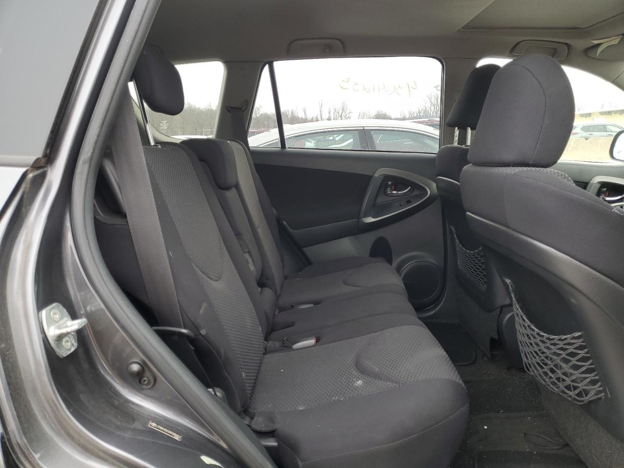 2010 Toyota RAV 4 - Image 11