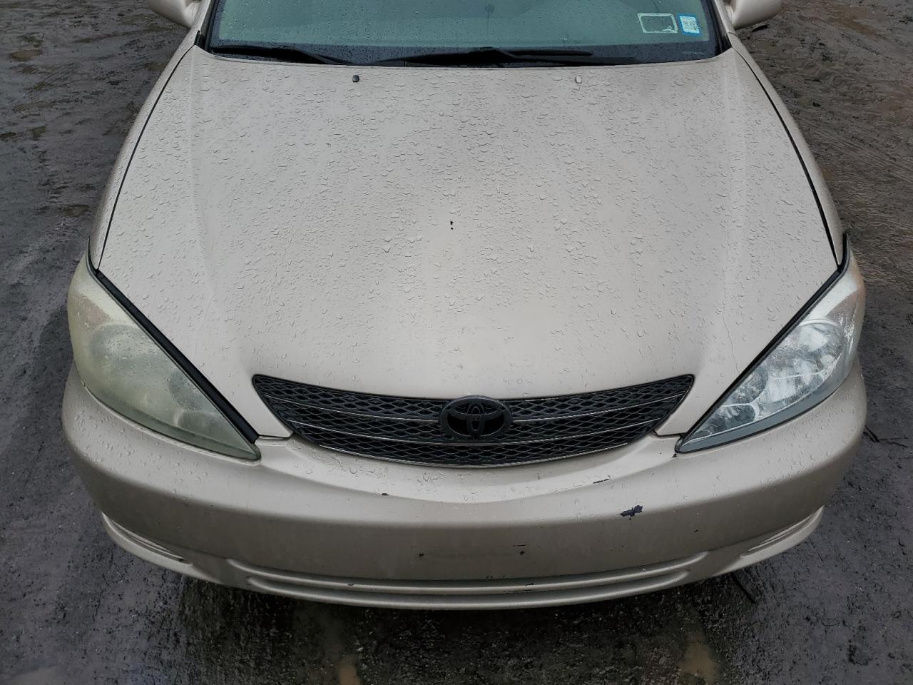 2004 Toyota Camry - Image 13