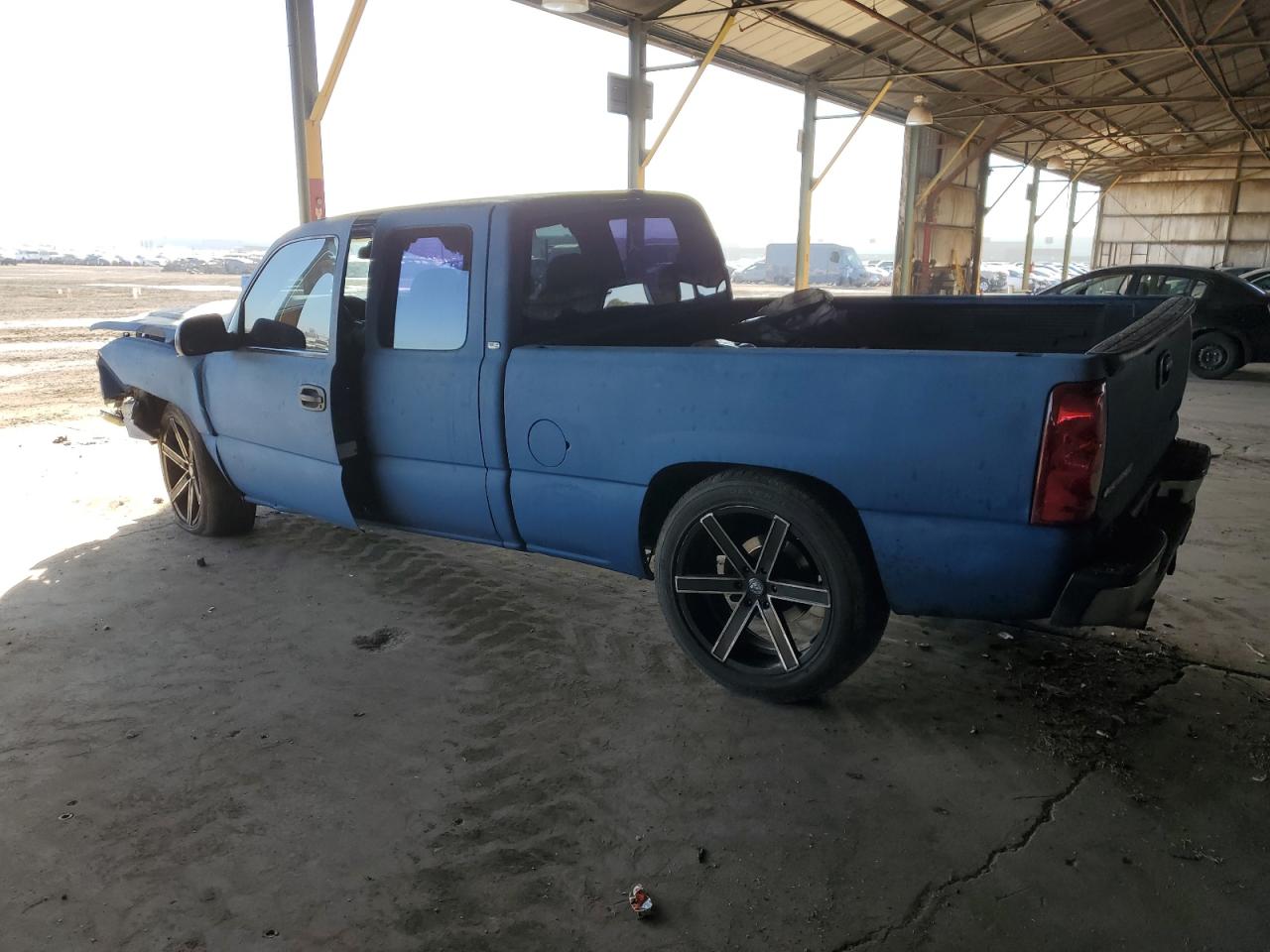 2003 Chevrolet Silverado - Image 2