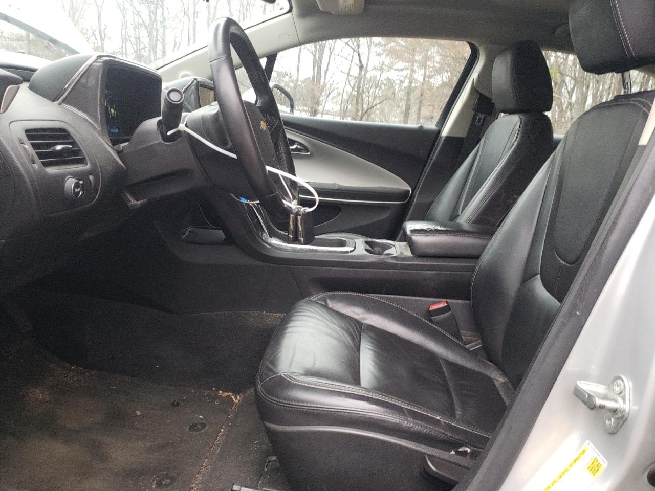 2013 Chevrolet Volt - Image 7