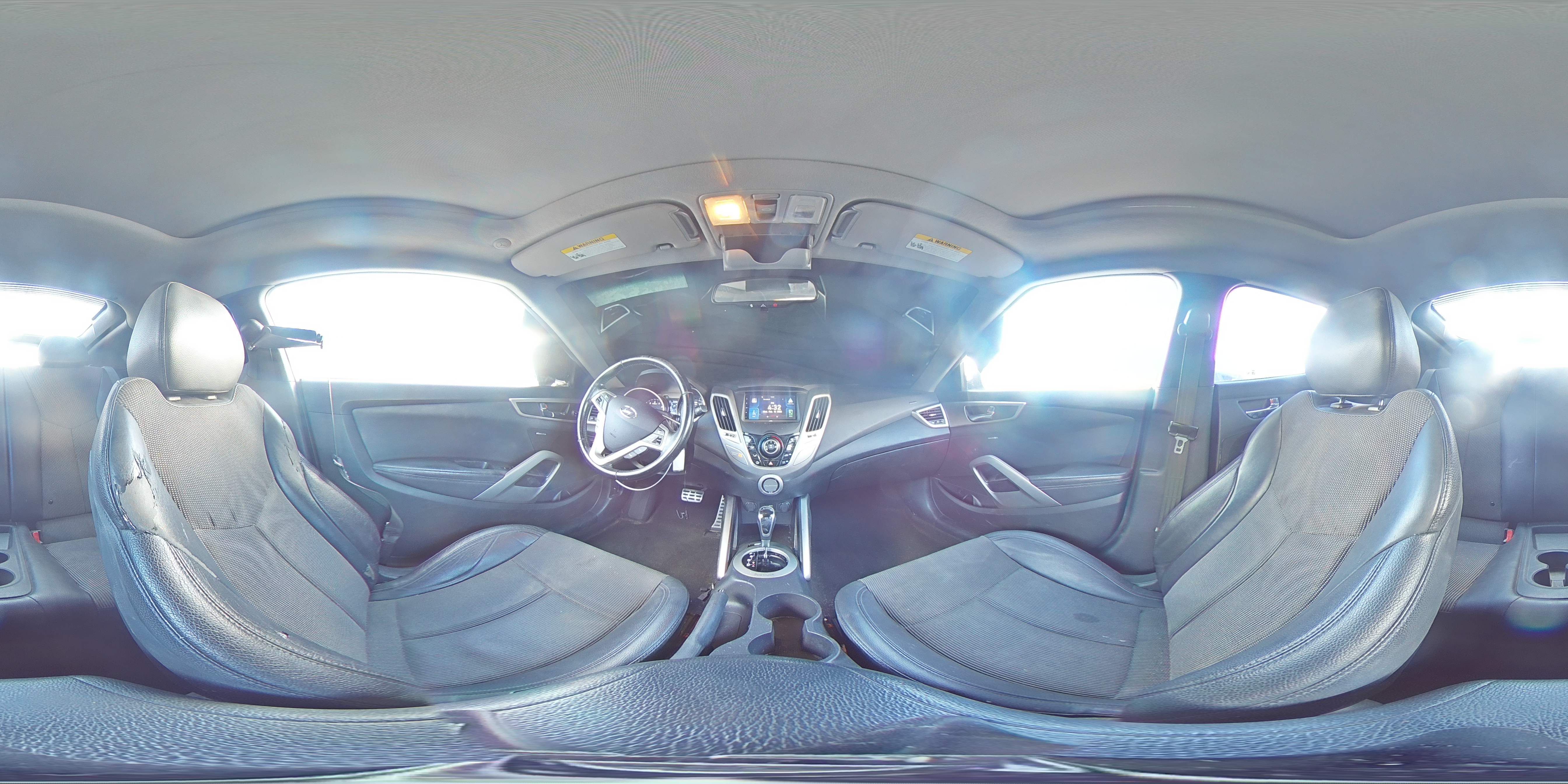 2015 Hyundai Veloster - Image 14