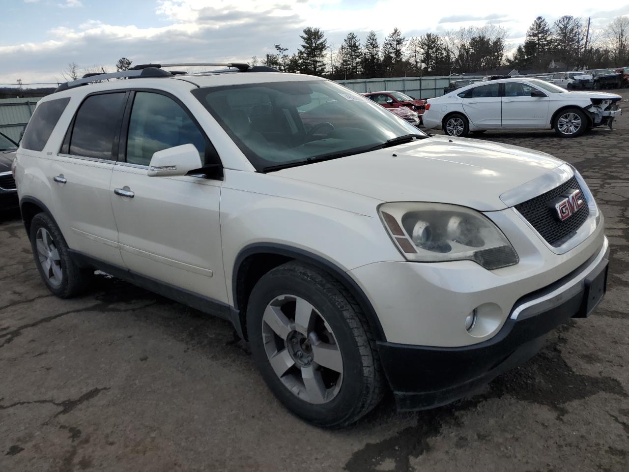 2011 GMC Acadia - Image 4