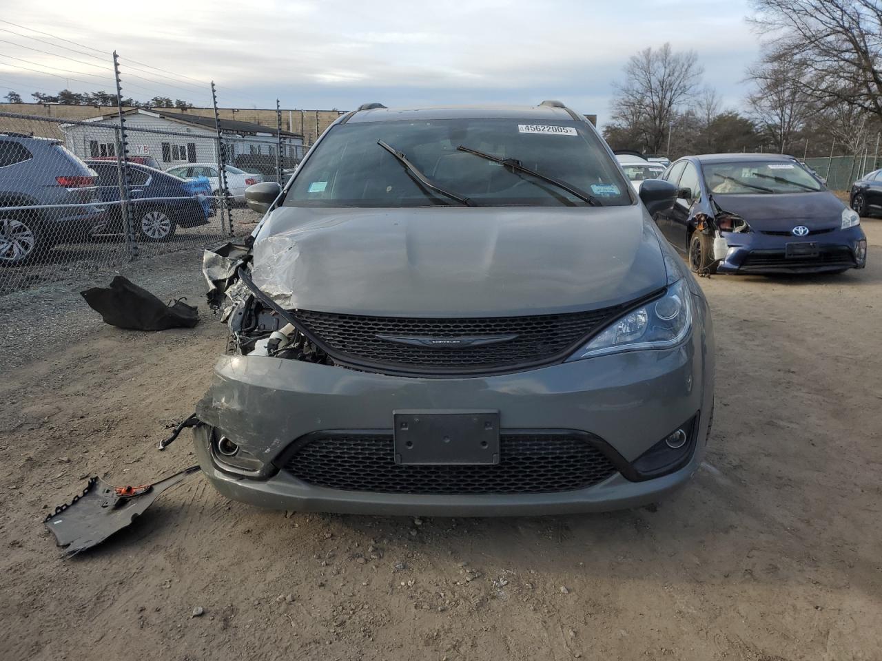 2020 Chrysler Pacifica - Image 5