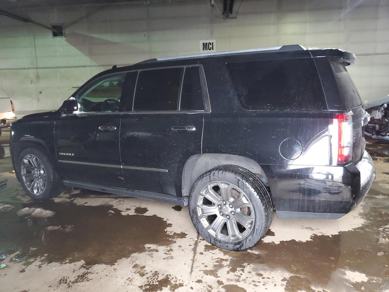 2015 GMC Yukon - Image 2