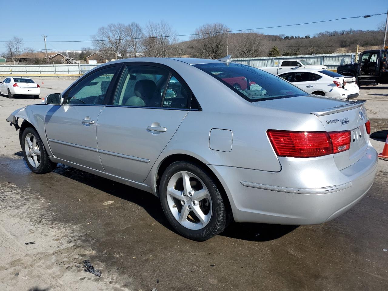 2009 Hyundai Sonata - Image 2