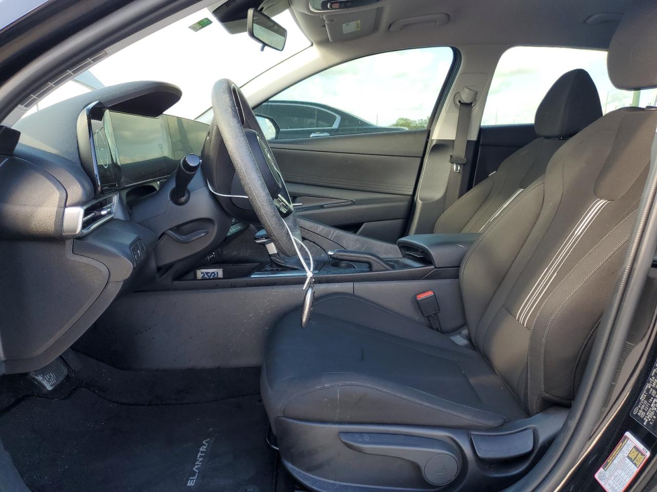 2024 Hyundai Elantra - Image 7