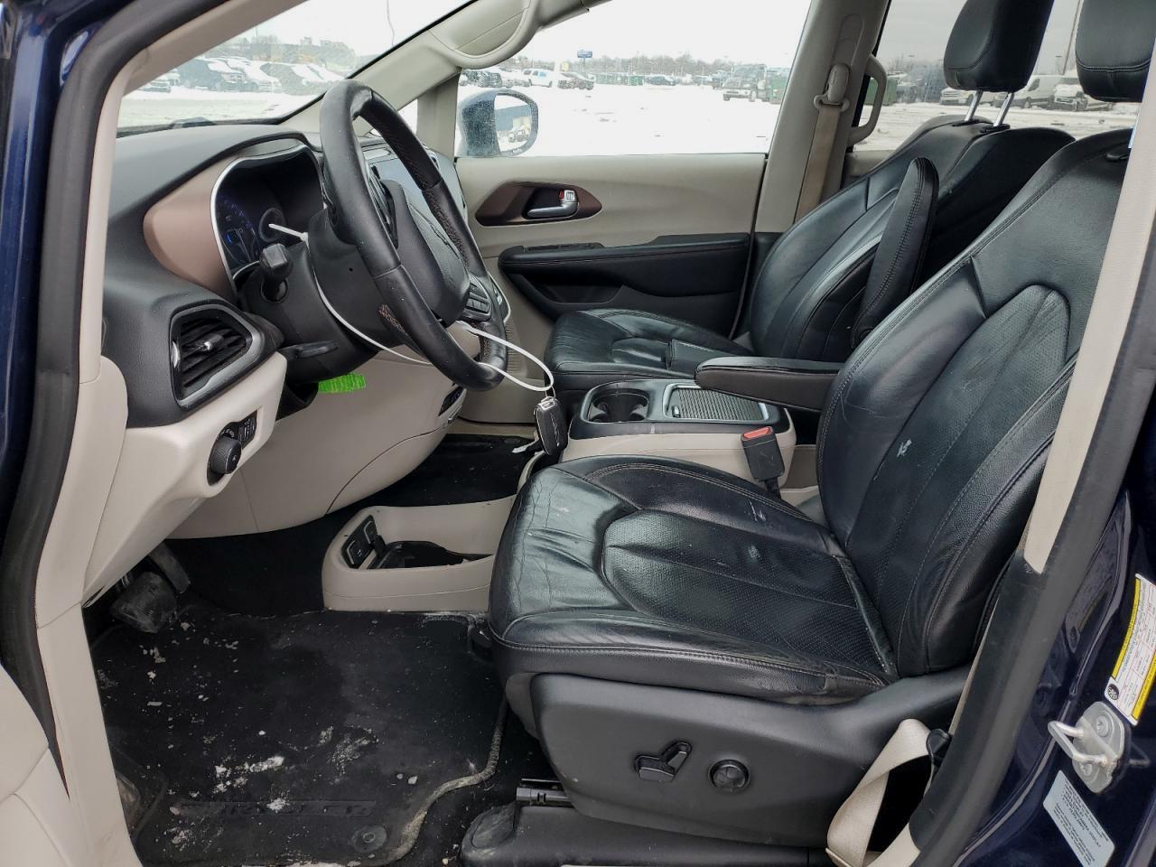 2017 Chrysler Pacifica - Image 7