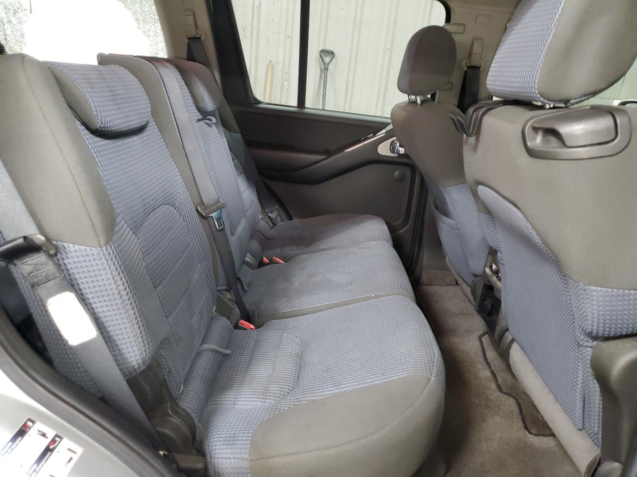 2005 Nissan Pathfinder - Image 11