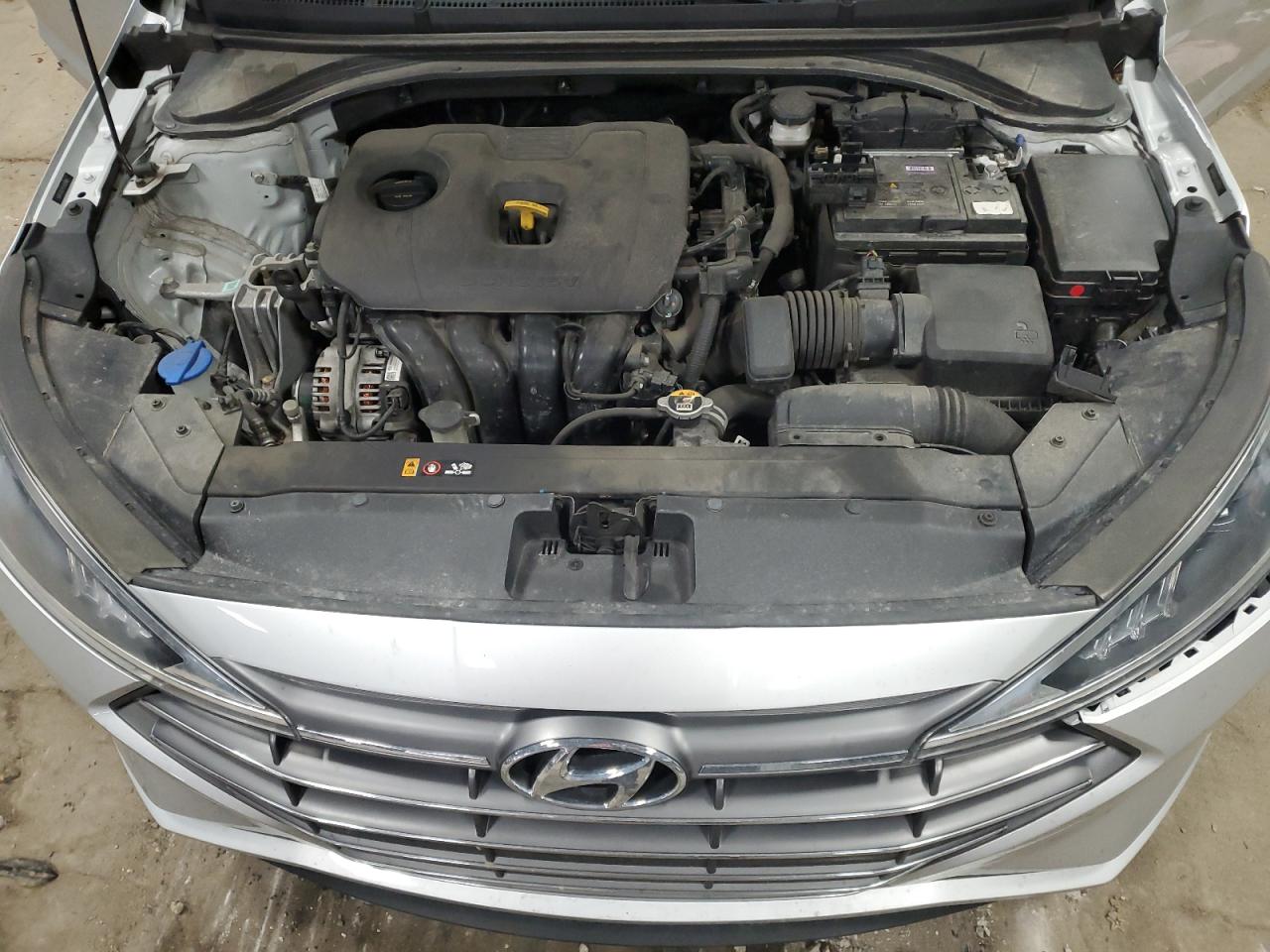 2020 Hyundai Elantra - Image 12