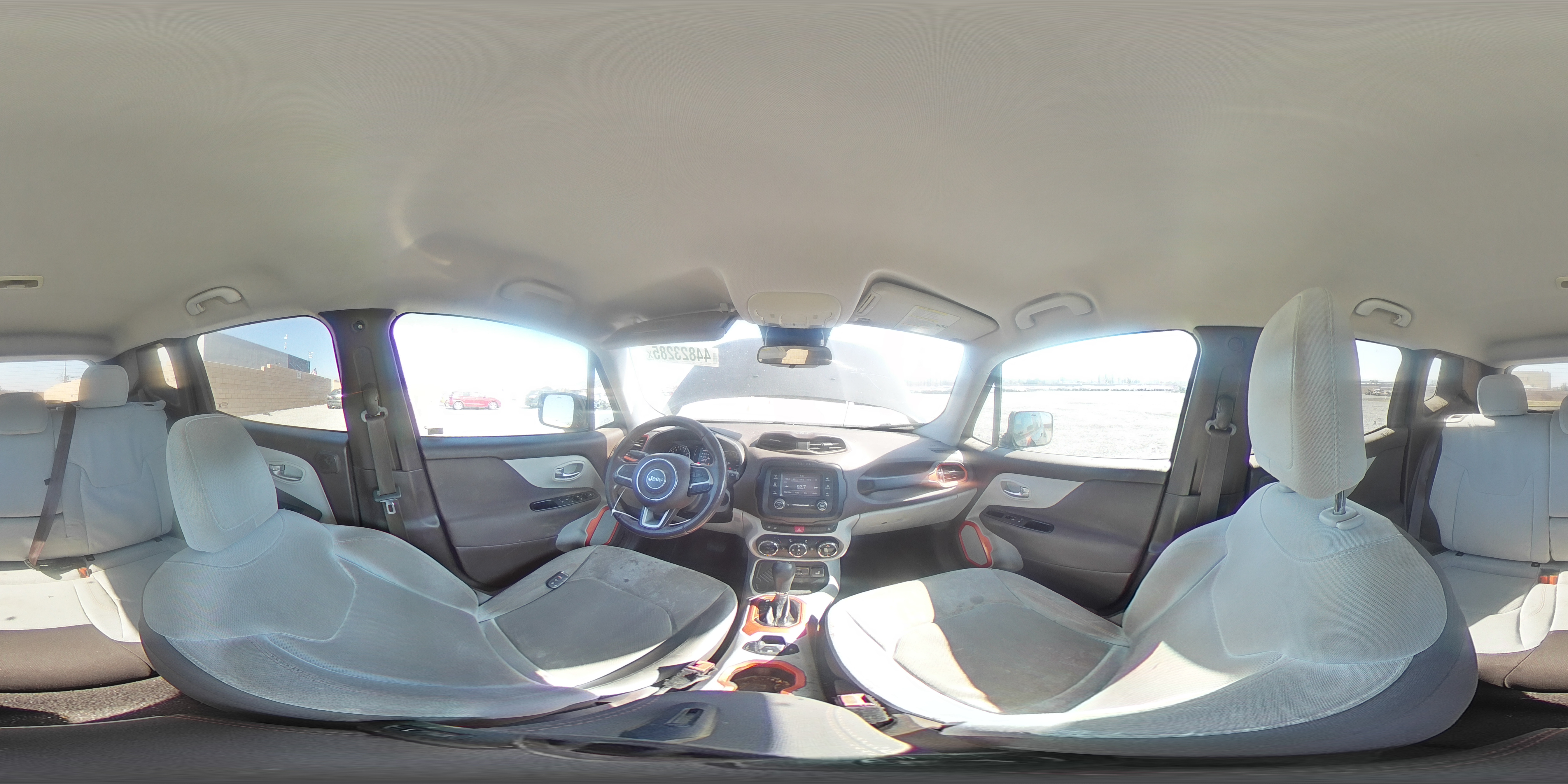 2015 Jeep Renegade - Image 13