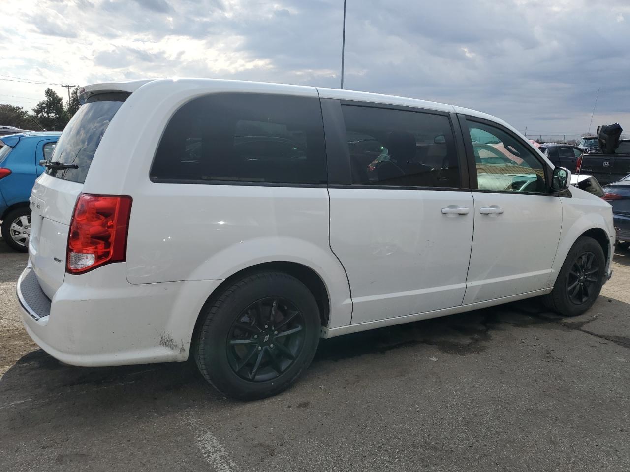 2020 Dodge Caravan - Image 3
