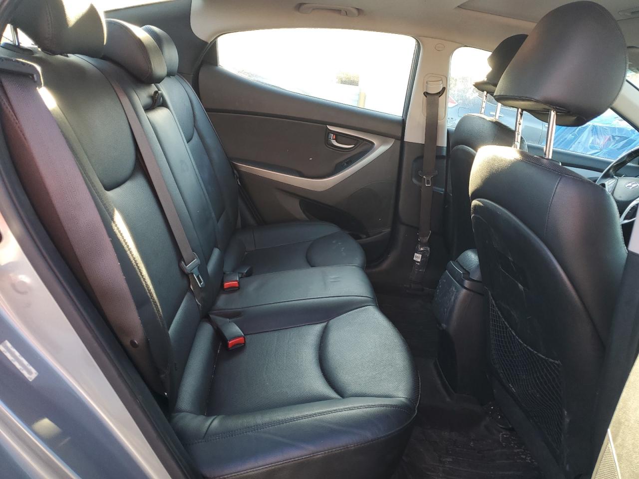 2014 Hyundai Elantra - Image 10