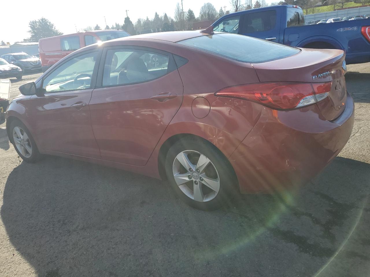 2013 Hyundai Elantra - Image 2