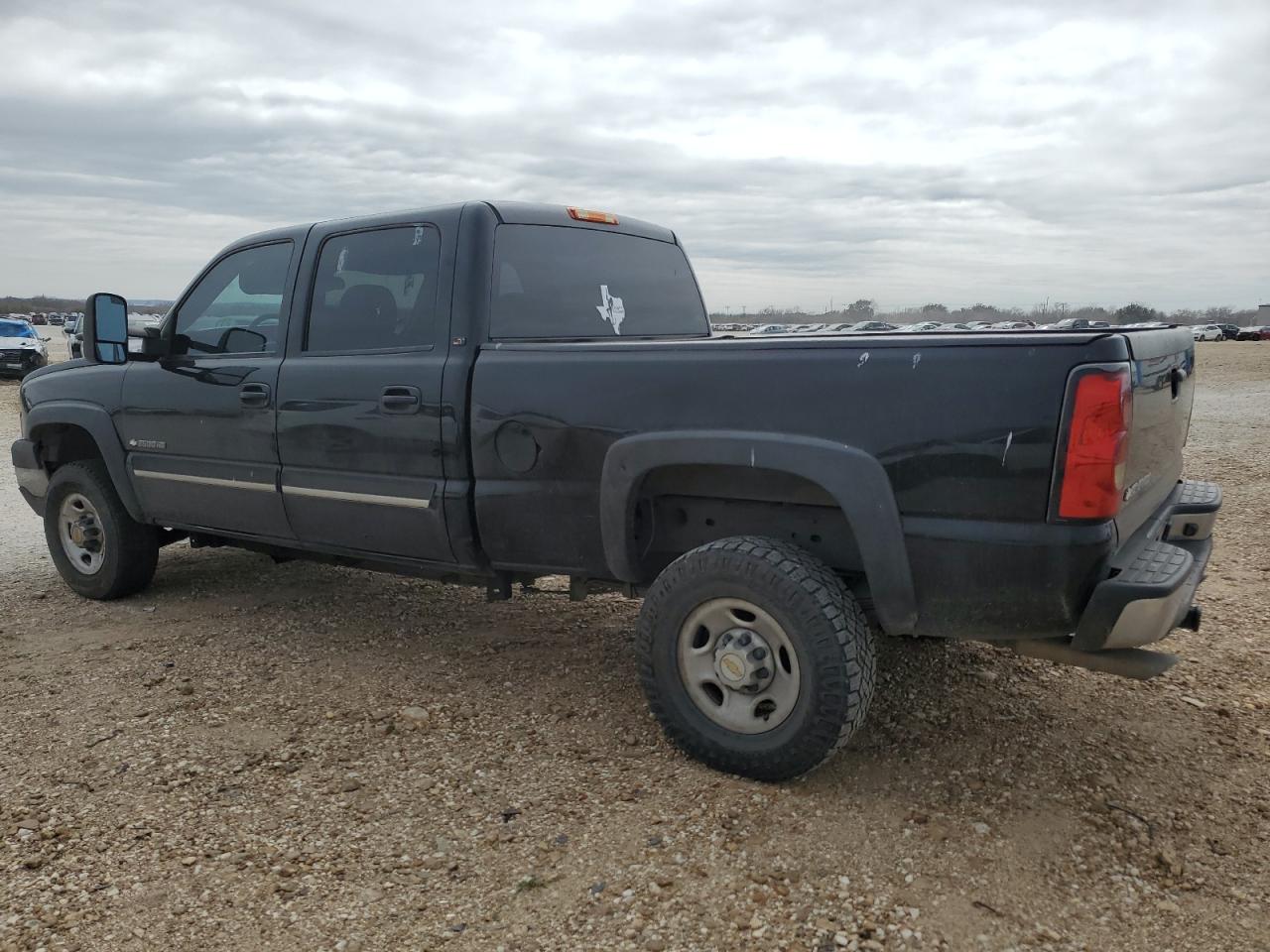 2006 Chevrolet Silverado - Image 2