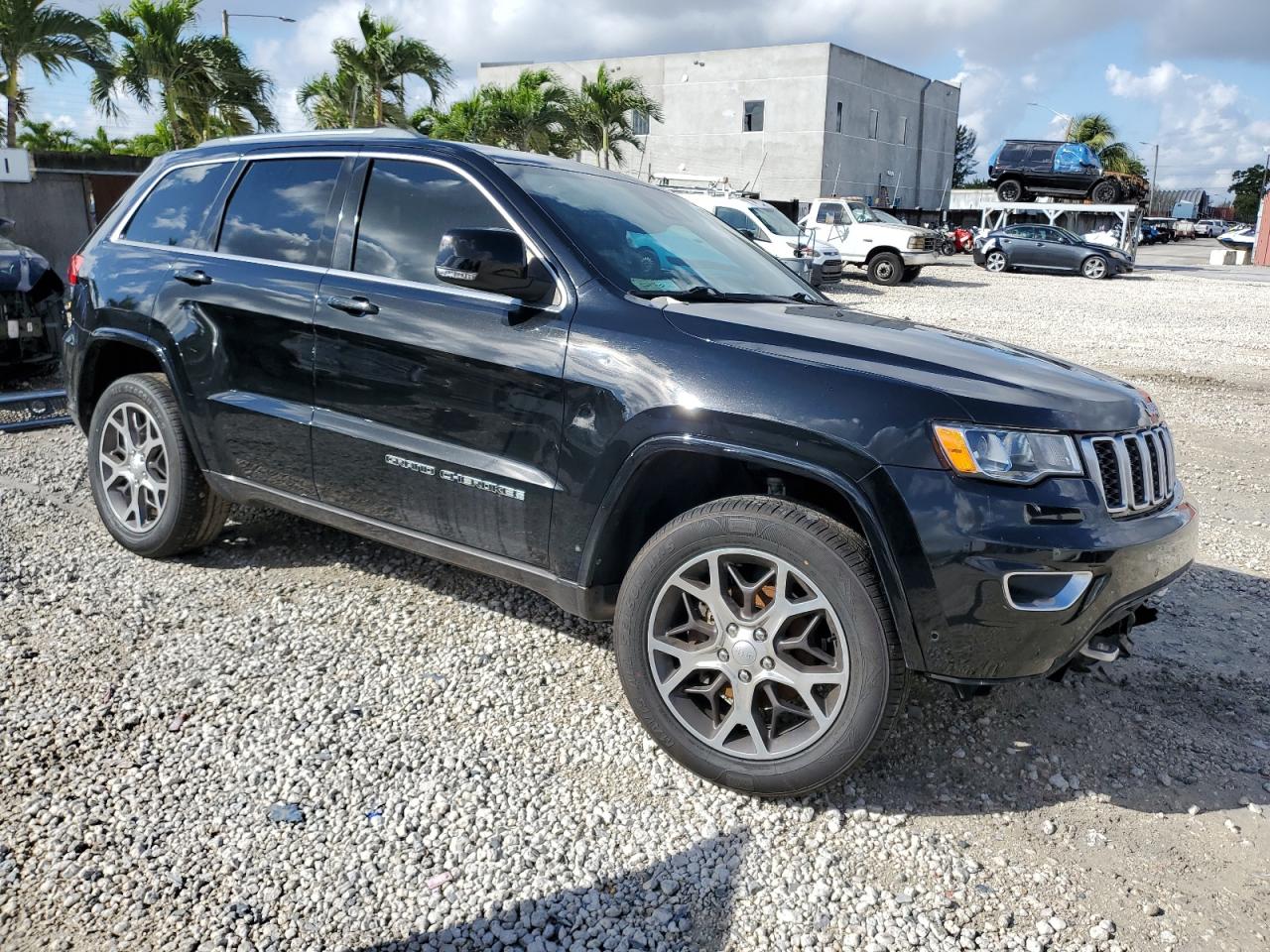 2018 Jeep Grand Cherokee - Image 4
