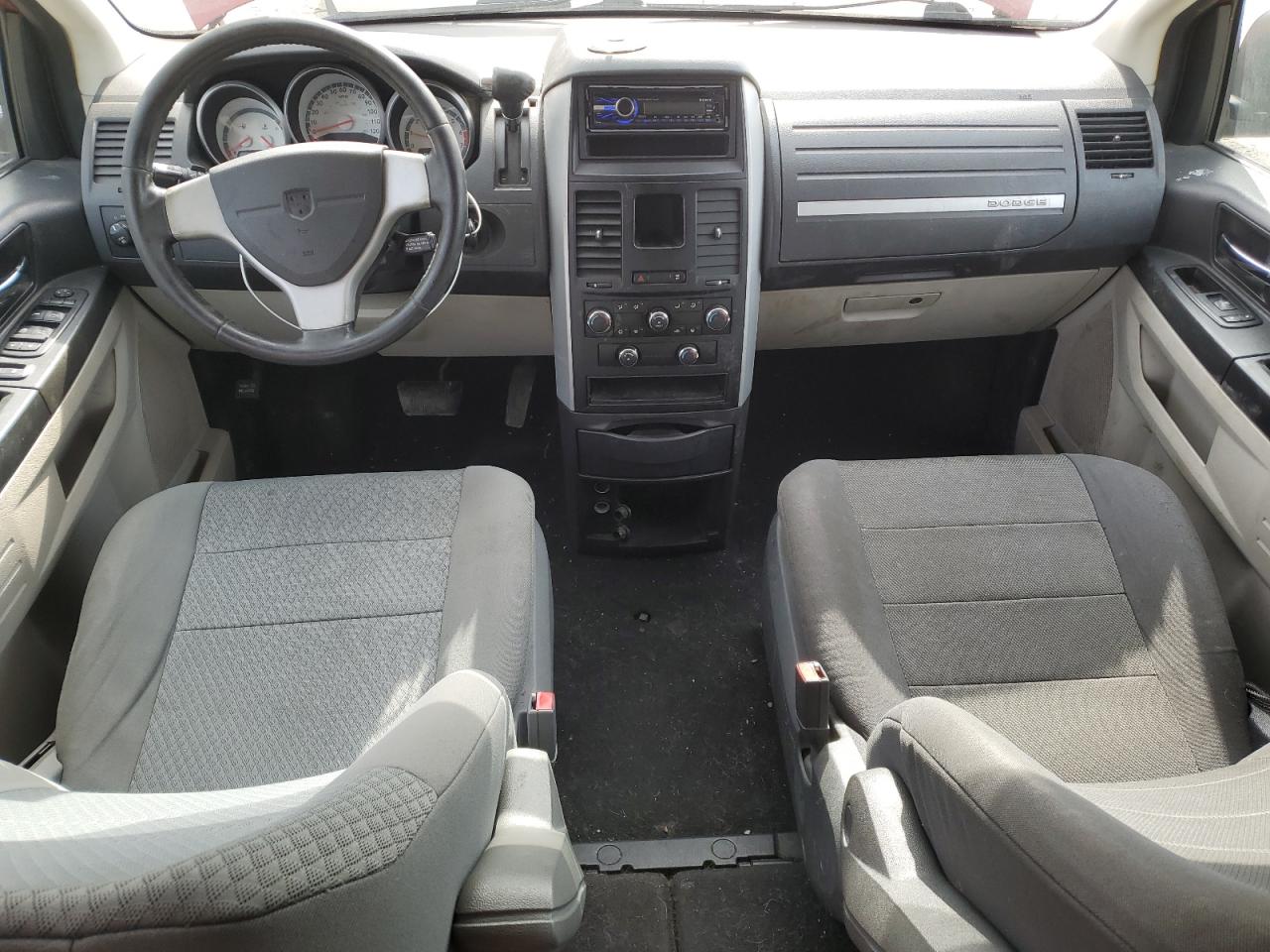 2008 Dodge Caravan - Image 8