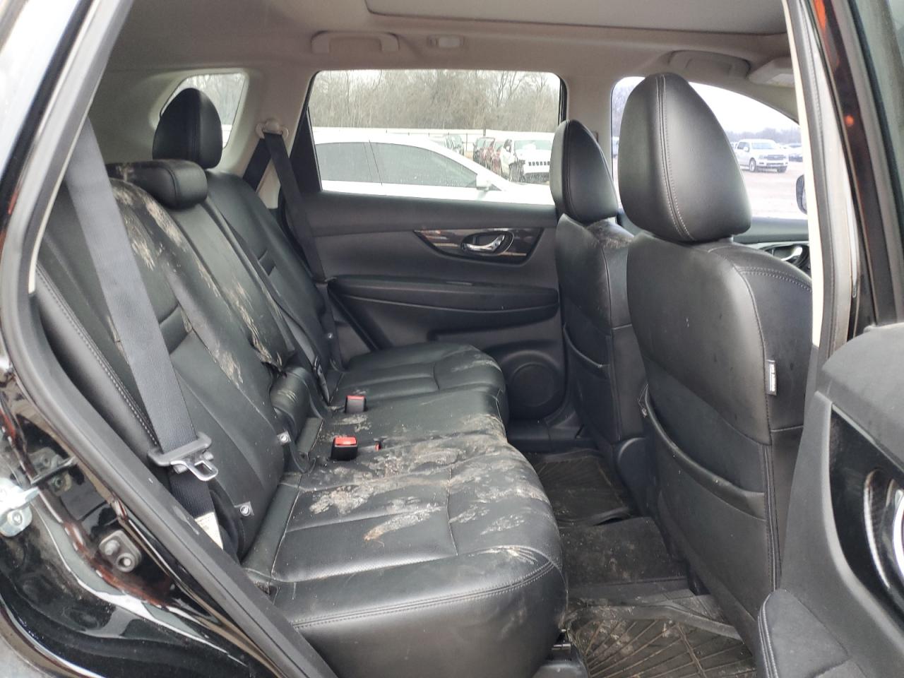 2018 Nissan Rogue - Image 11