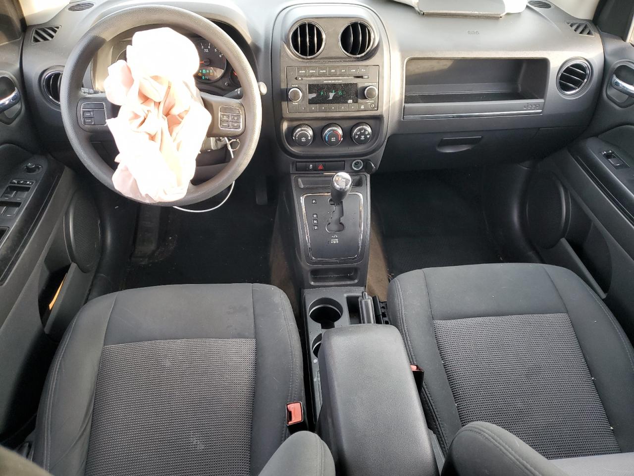 2013 Jeep Compass - Image 8