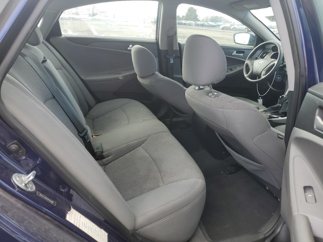 2013 Hyundai Sonata - Image 10