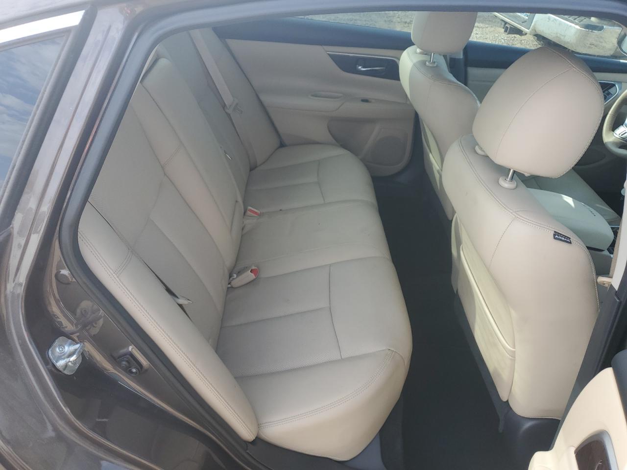 2015 Nissan Altima - Image 10