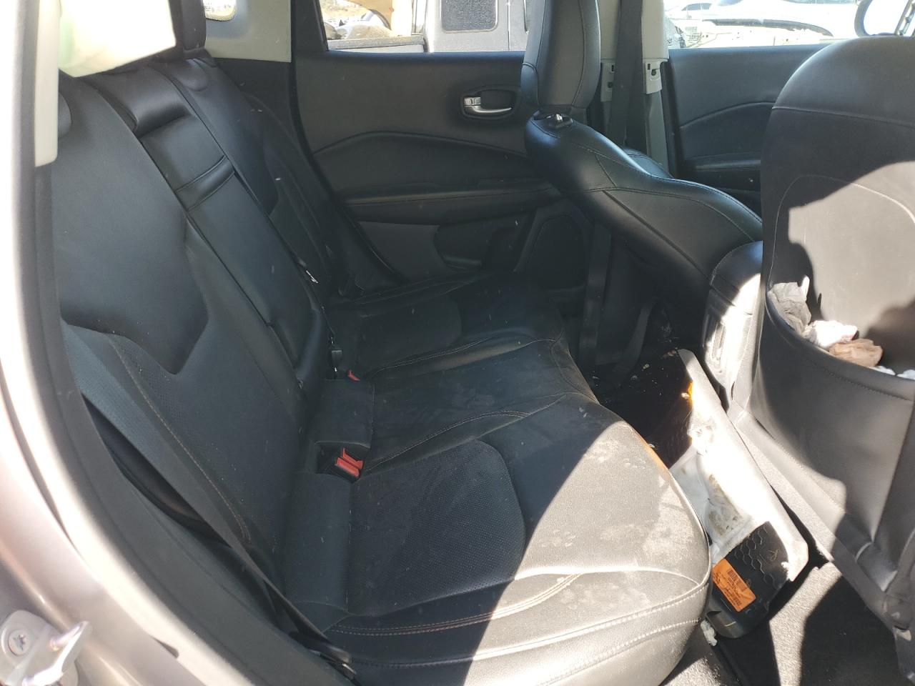 2018 Jeep Compass - Image 11