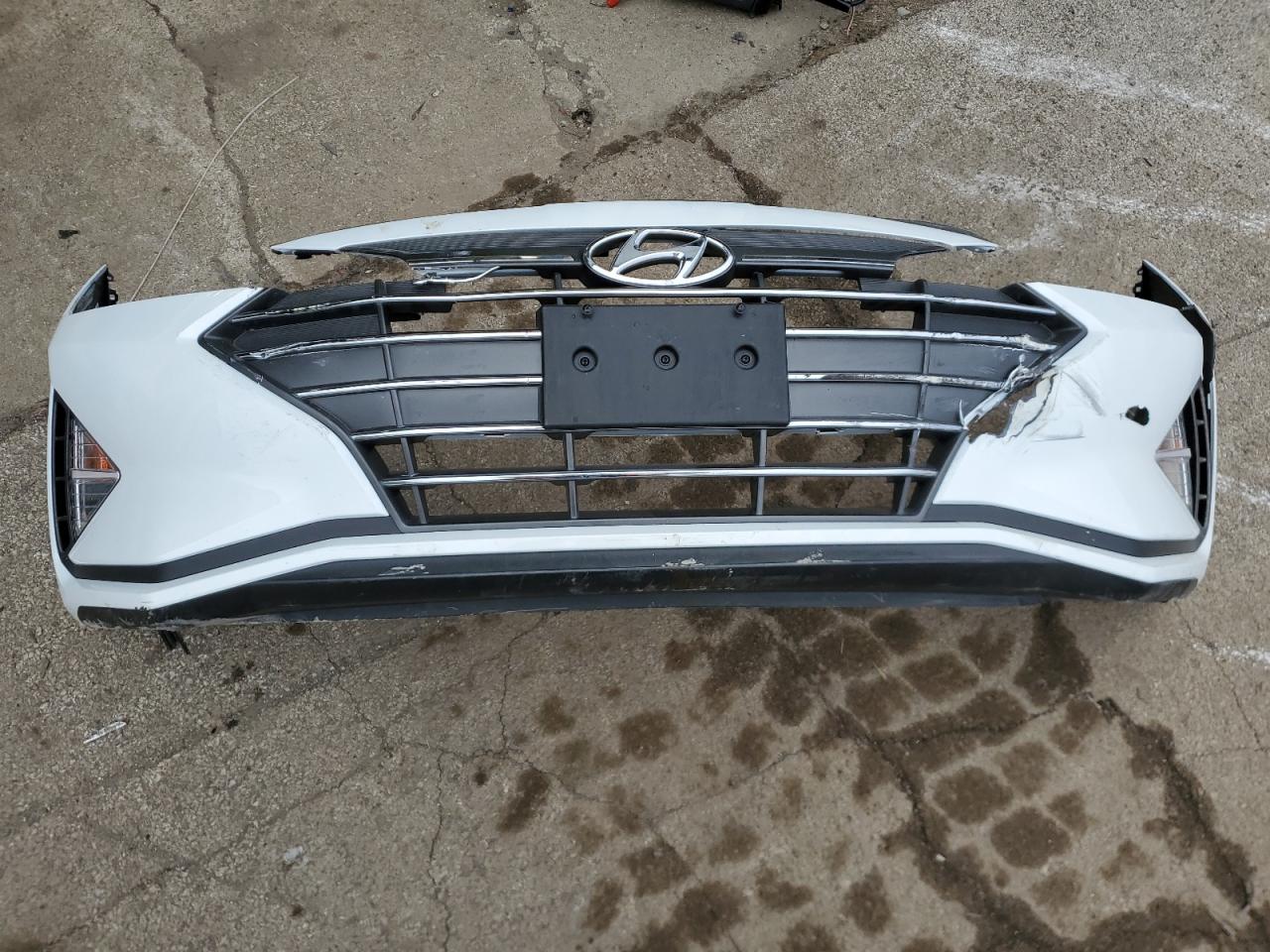 2020 Hyundai Elantra - Image 12