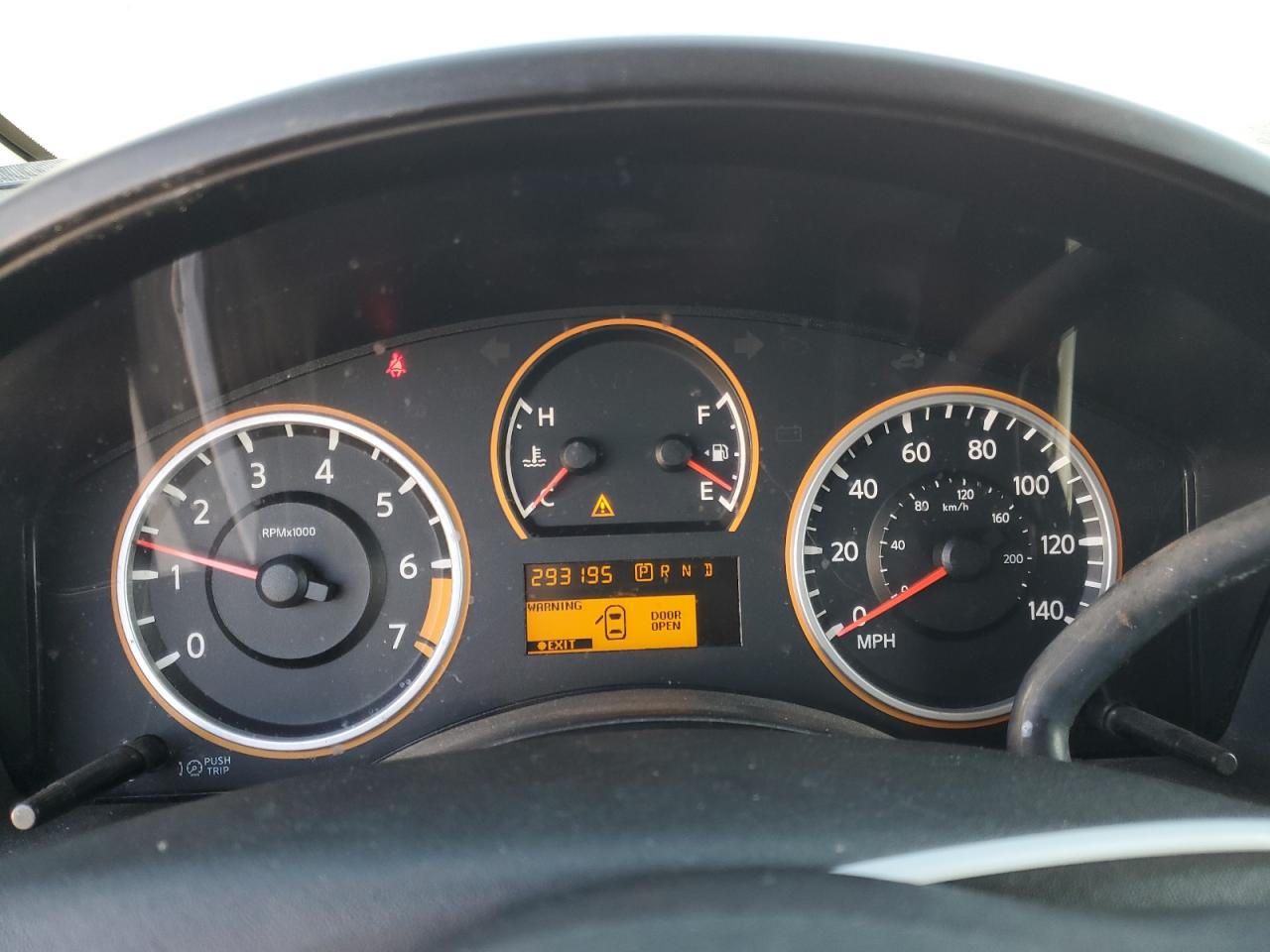 2009 Nissan Titan - Image 9