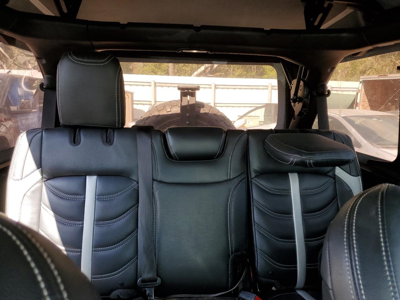 2018 Jeep Wrangler - Image 10