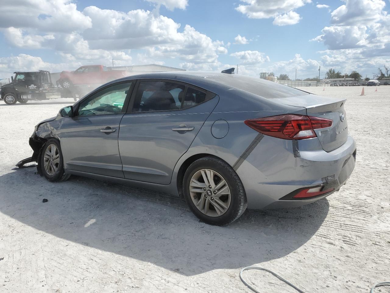 2019 Hyundai Elantra - Image 2