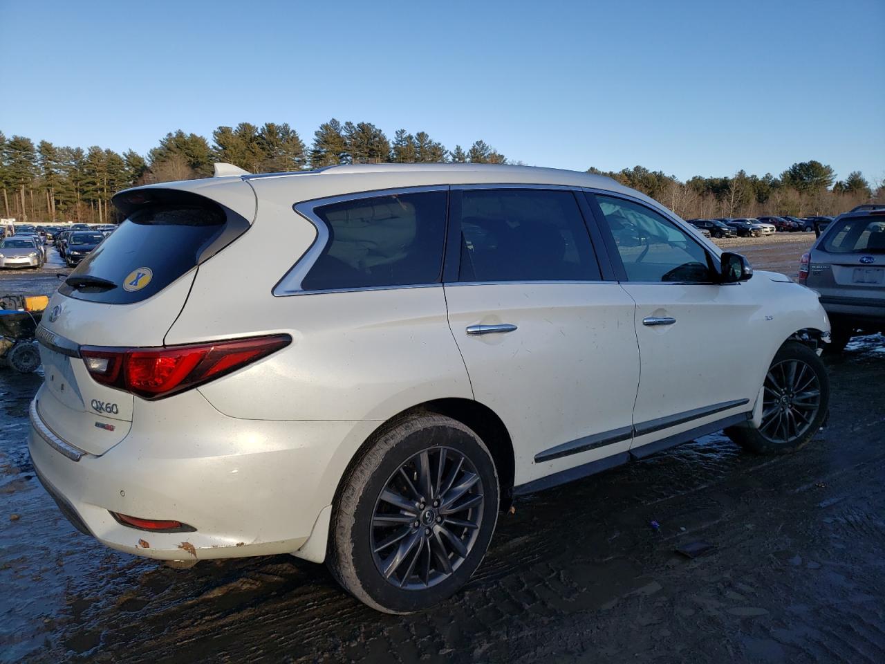 2020 Infiniti QX60 - Image 3