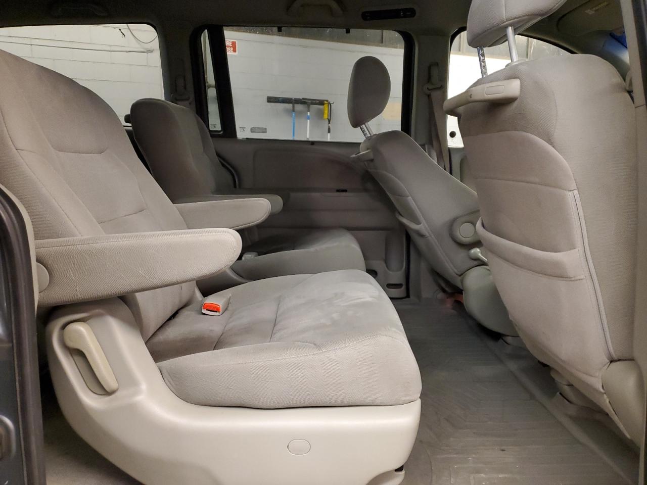 2008 Honda Odyssey - Image 11