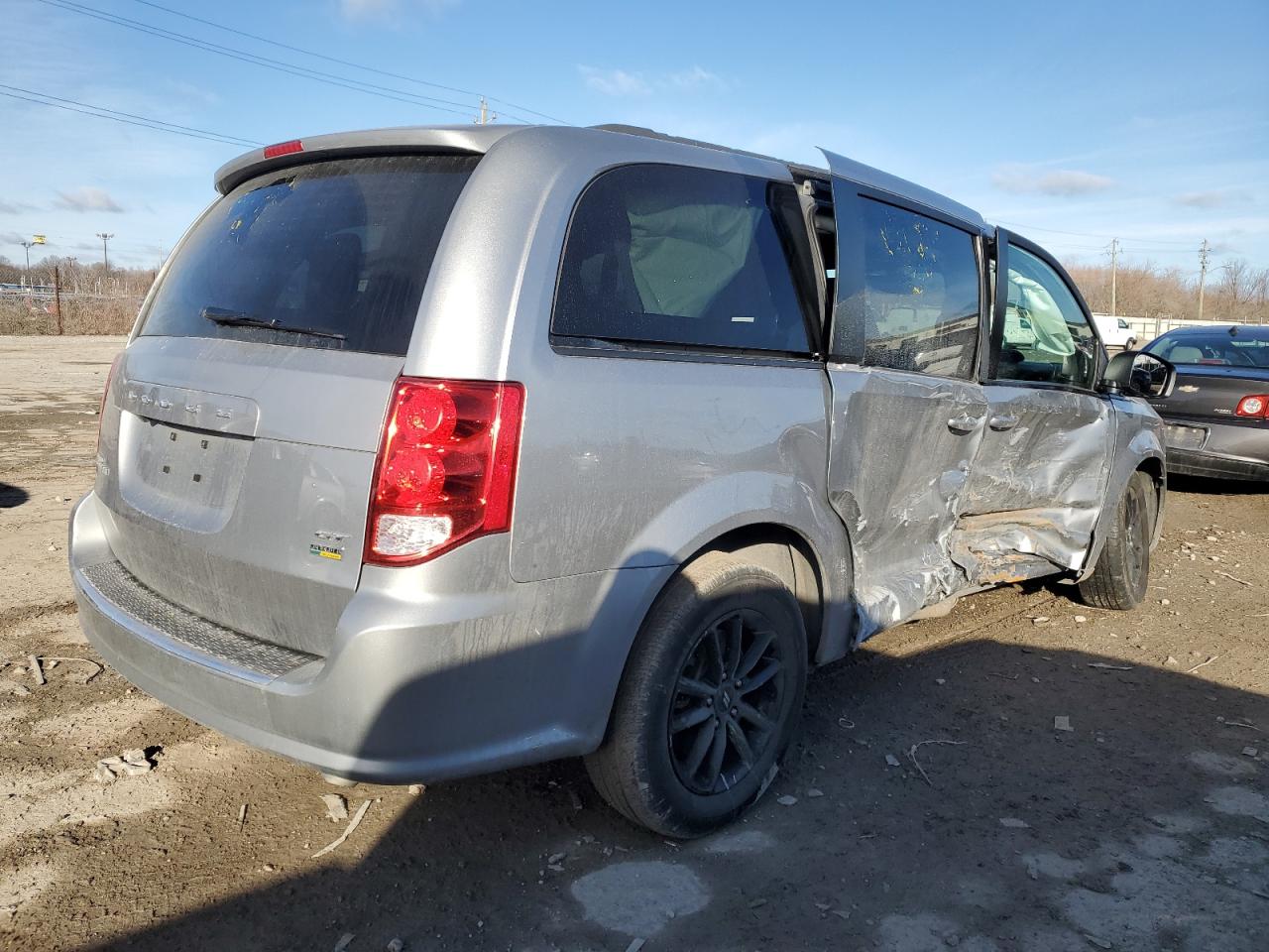 2019 Dodge Caravan - Image 3