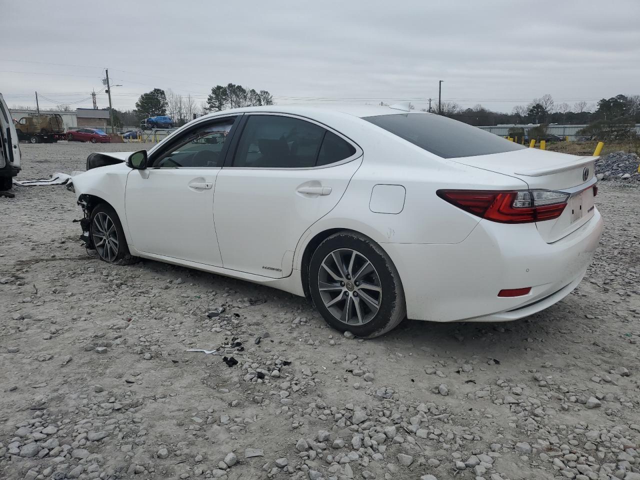 2018 Lexus ES - Image 2