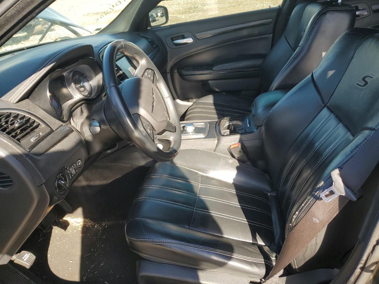 2015 Chrysler 300 - Image 7