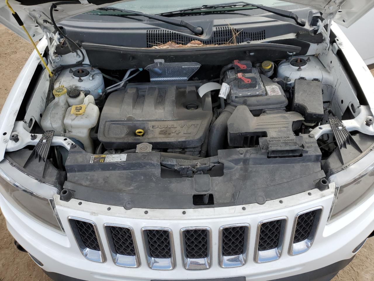 2017 Jeep Compass - Image 11