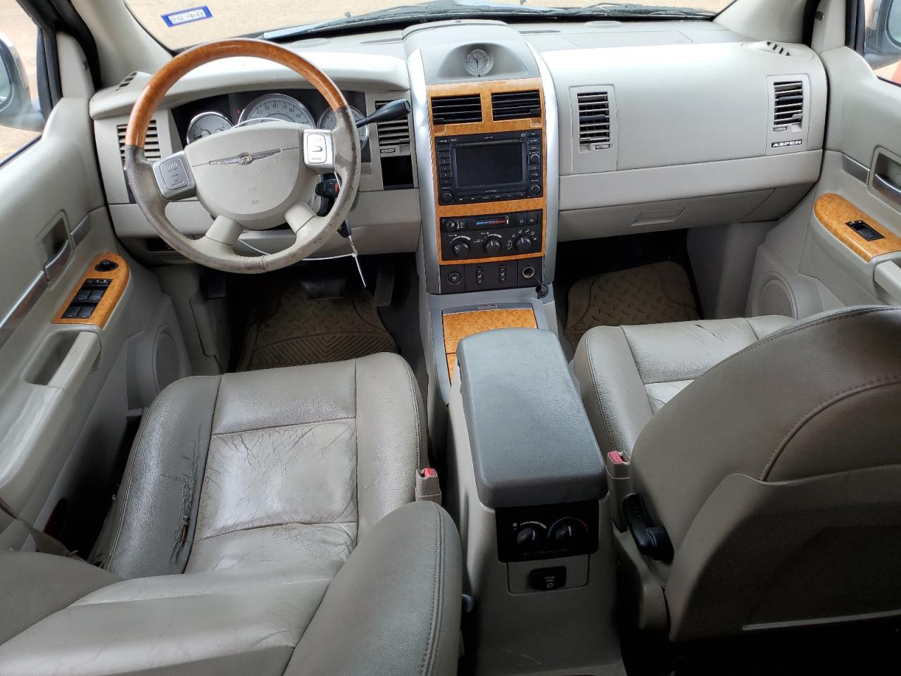 2007 Chrysler Aspen - Image 8