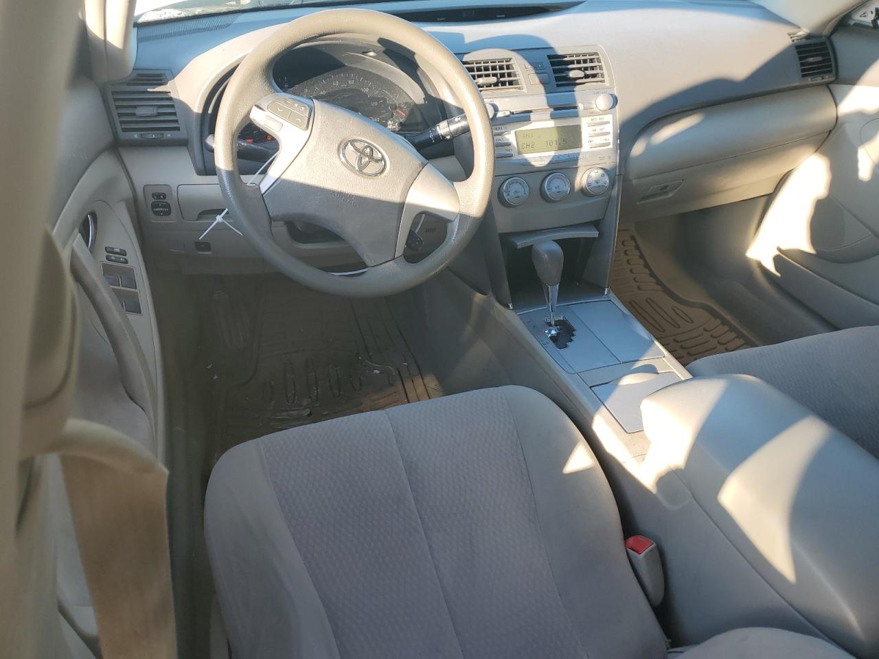 2010 Toyota Camry - Image 8