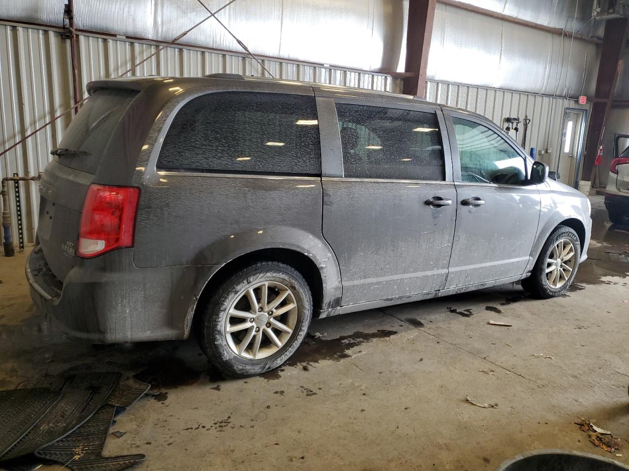 2018 Dodge Caravan - Image 3