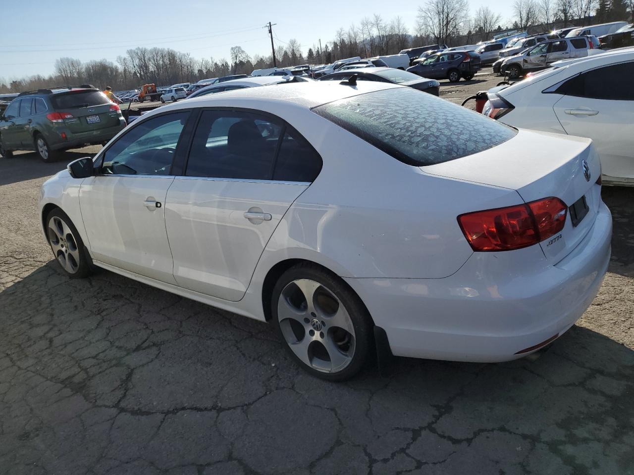 2014 Volkswagen Jetta - Image 2