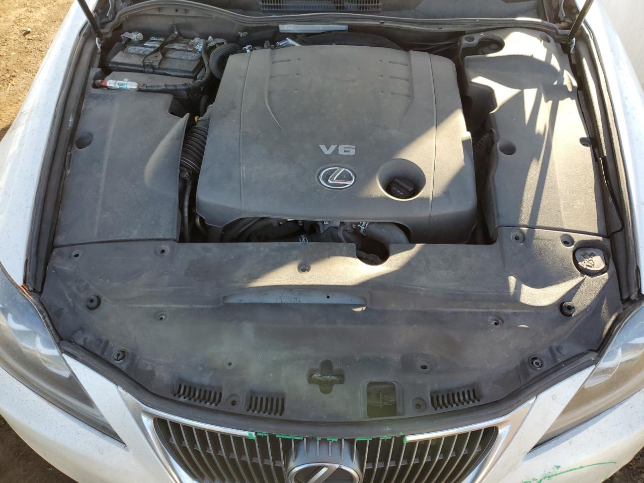 2012 Lexus IS - Image 11