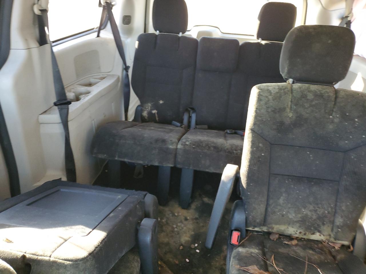 2016 Dodge Caravan - Image 10