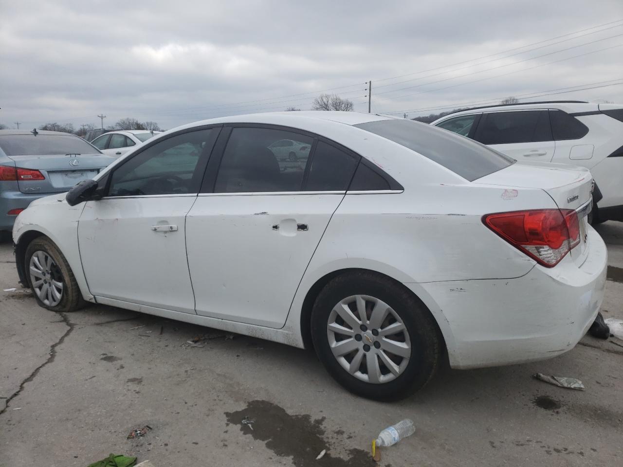 2011 Chevrolet Cruze - Image 2