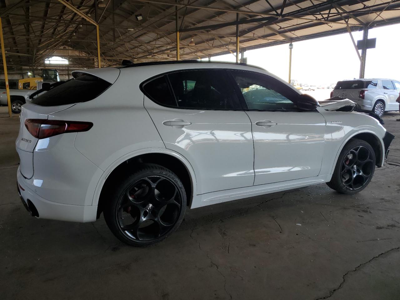2022 Alfa Romeo Stelvio - Image 3