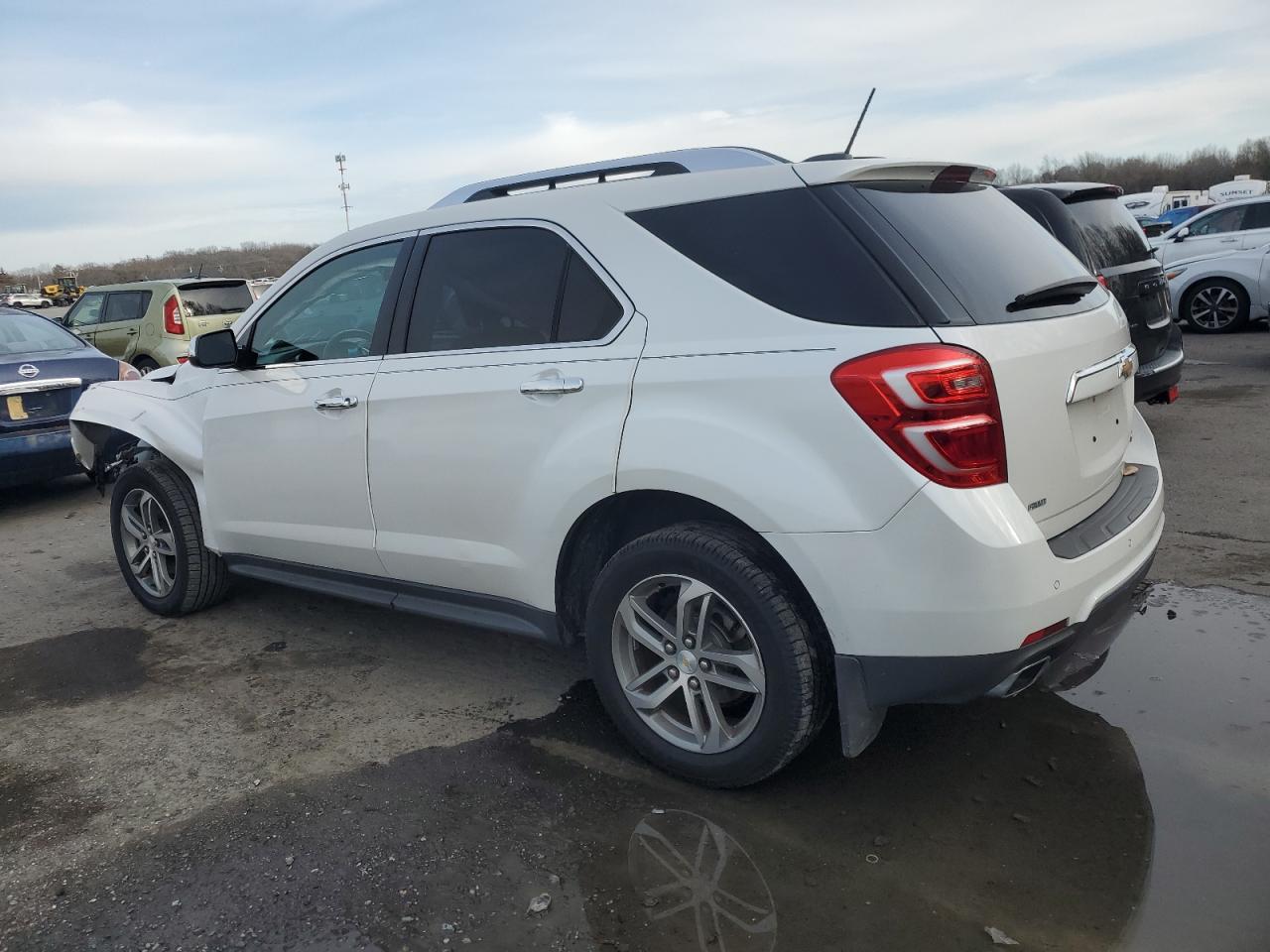 2016 Chevrolet Equinox - Image 2