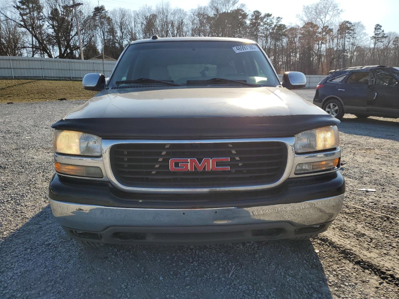 2004 GMC Yukon - Image 5