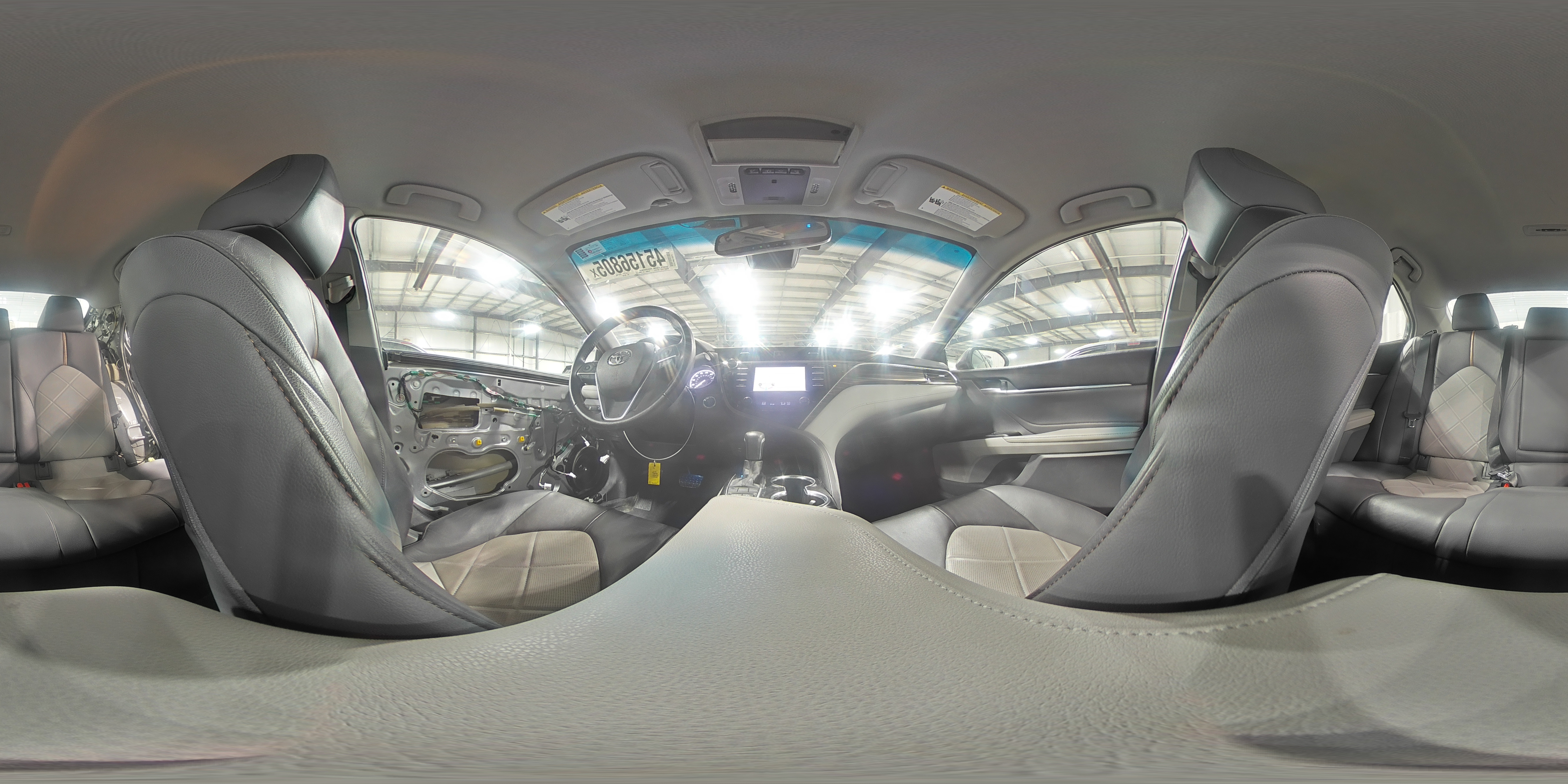 2018 Toyota Camry - Image 15