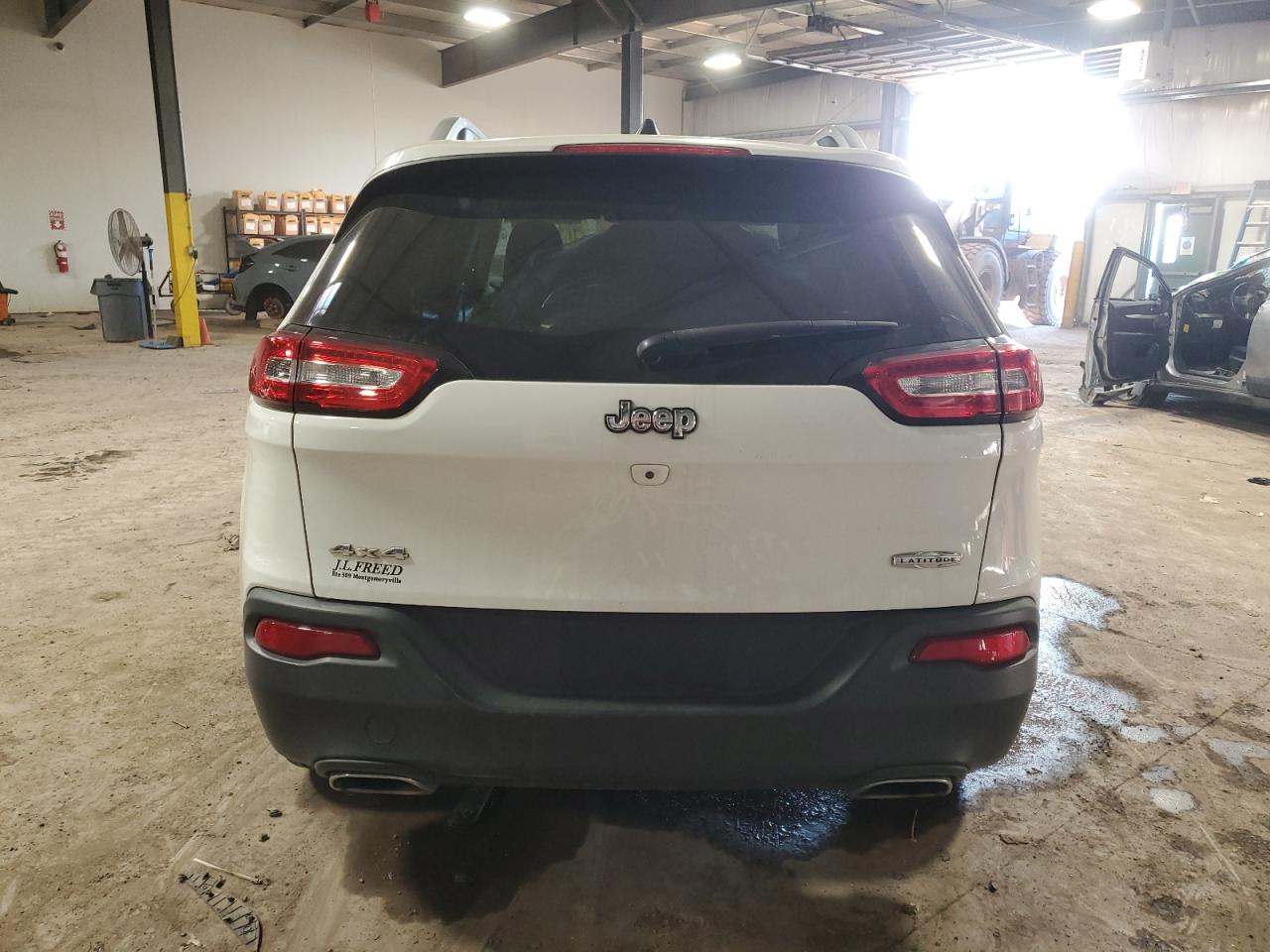 2017 Jeep Grand Cherokee - Image 6
